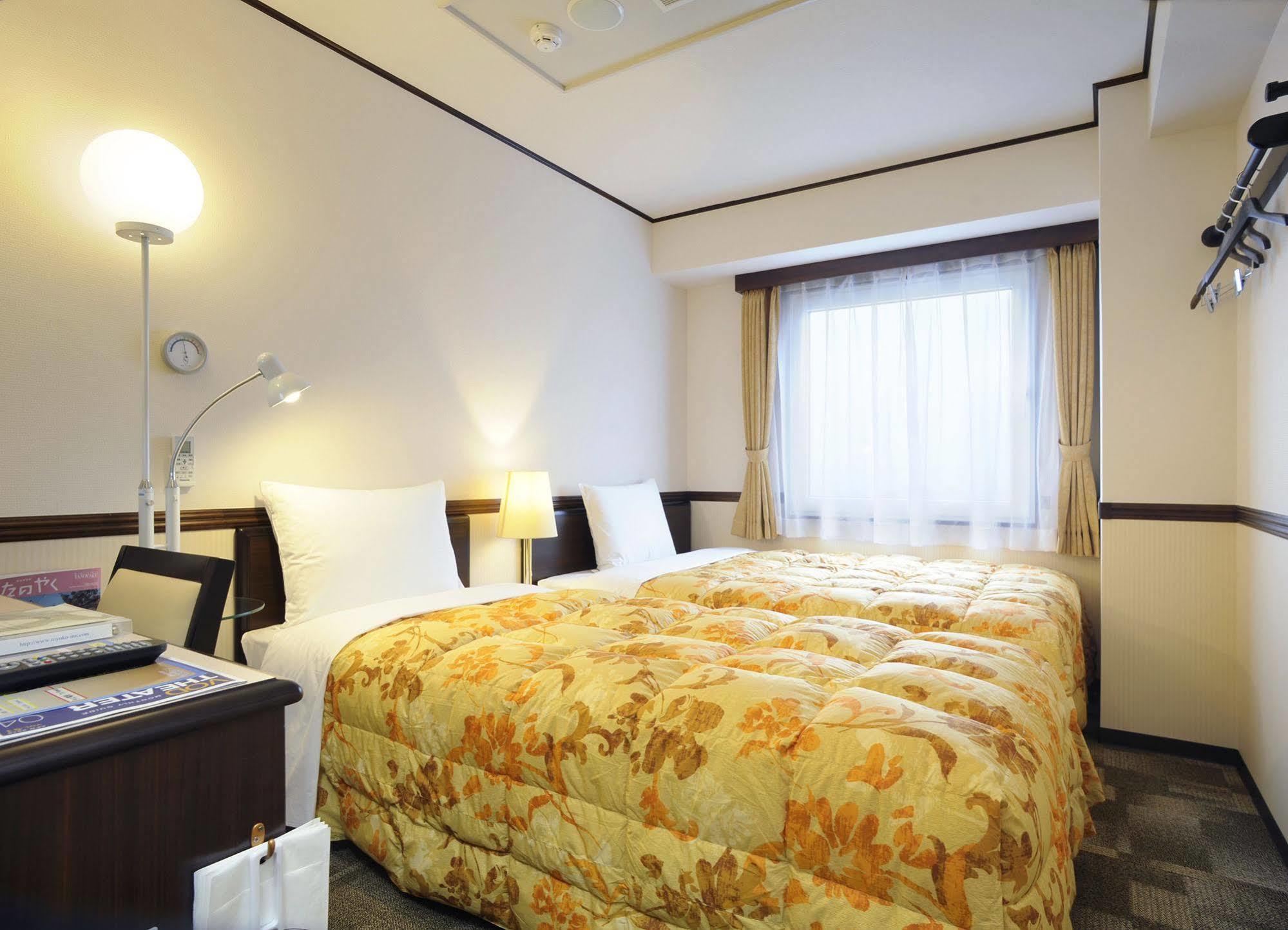 Toyoko Inn Osaka Jr Noda Ekimae Exterior photo